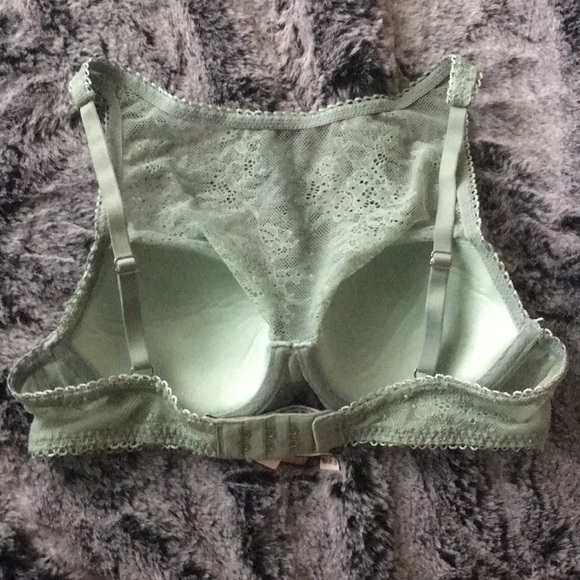 NWT Victoria’s Secret High-Neck Bra - Picture 2 of 4